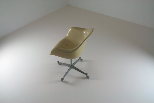 Fiberglass Shell Armchair attributed to Charles & Ray Eames for Herman Miller, 1960s-OTV-1421334