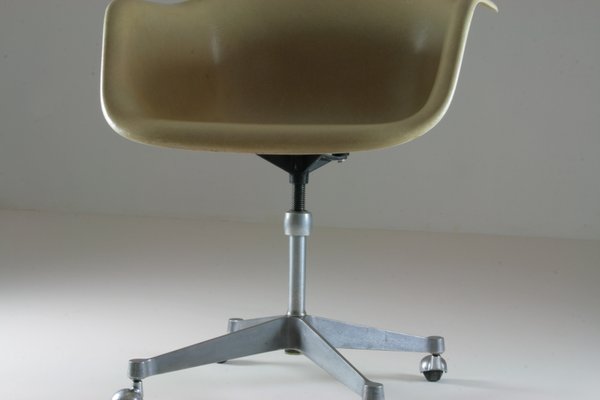 Fiberglass Shell Armchair attributed to Charles & Ray Eames for Herman Miller, 1960s-OTV-1421334