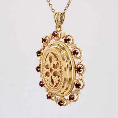 French 18 Karat Yellow Gold Medallion with Garnet, 1960s-OLU-1784787