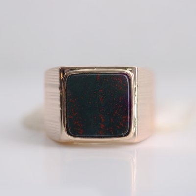 French 18 Karat Yellow Gold Signet Ring with Blood Jasper, 1960s-OLU-1781016