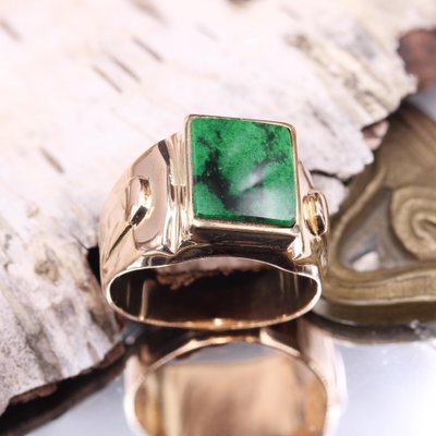 French 18 Karat Yellow Gold Signet Ring with Maw Sit Sit Jade, 1930s-OLU-1784785