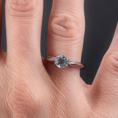 French Aquamarine 18 Karat White Gold Solitaire Ring, 1970s-OLU-1388185