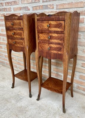 French Louis XV Style Nightstands in Walnut and Marquetry, Set of 2-NOU-1185256