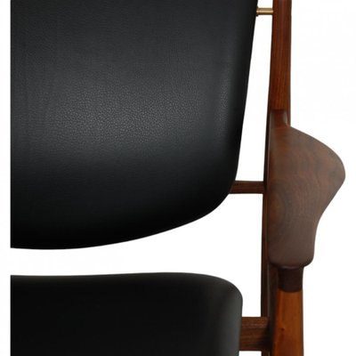 French Lounge Chair in Black Leather and Walnut by Finn Juhl-MTD-2028743