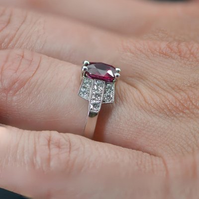 French Modern Art Deco Ruby Diamonds Platinum Ring, 2022-OLU-1452040