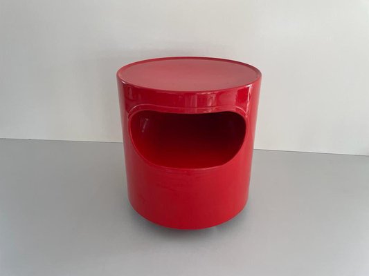 Giano Giano Vano Round Red Side Table by Emma Gismondi Schweinberger for Artemide Milan, Italy, 1970s-RDS-1721382