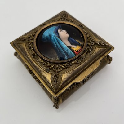 Gilt Bronze Box Portrait in Medallion attributed to De Mandre, France, 1900s-XOM-2036018