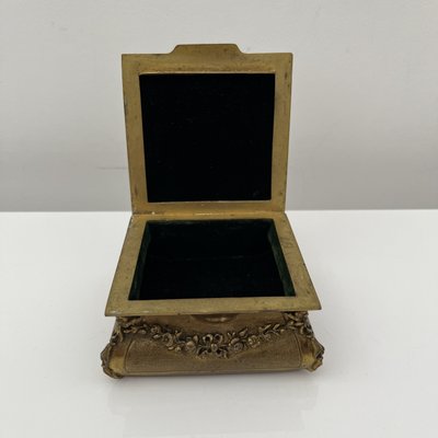 Gilt Bronze Box Portrait in Medallion attributed to De Mandre, France, 1900s-XOM-2036018