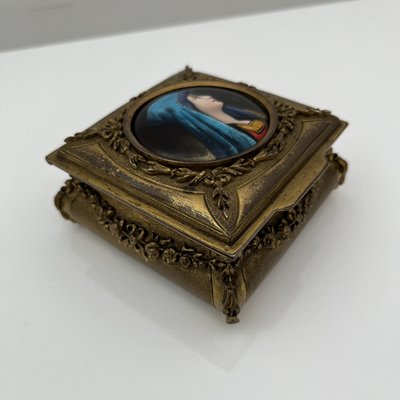 Gilt Bronze Box Portrait in Medallion attributed to De Mandre, France, 1900s-XOM-2036018