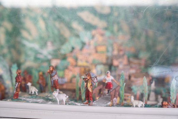 Grundig Television with Luminous Artisan Nativity Scene, 1950s-KNM-976329