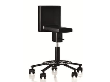 360¡Æ - Swivel height-adjustable chair with castors by Magis