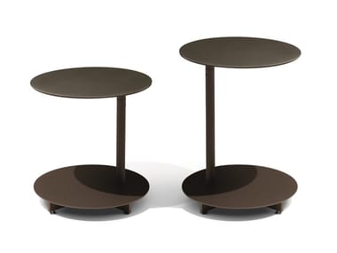 APSARA - Round steel garden side table by Giorgetti