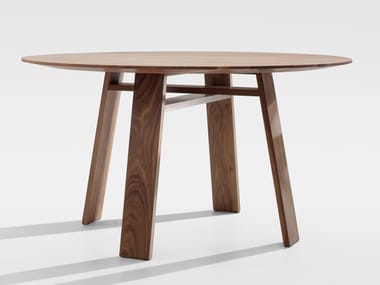 BONDT - Round wooden table by Zeitraum