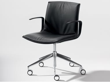 CATIFA UP - Swivel chair with 5-spoke base with castors by Arper