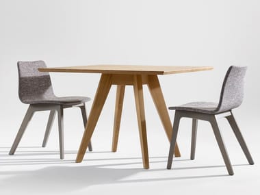 CENA - Square solid wood dining table by Zeitraum