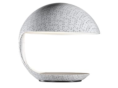 COBRA TEXTURE - ADOLINI SIMONINI - Swivel resin table lamp by Martinelli Luce