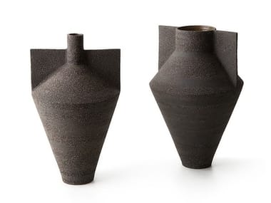 JANA - Black gres vase by Cappellini