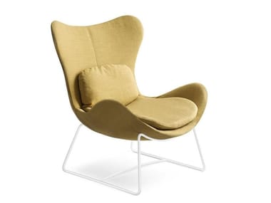 LAZY - Wing sled base armchair by Calligaris