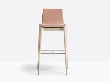 MALM? 246 - Upholstered stool with footrest by Pedrali