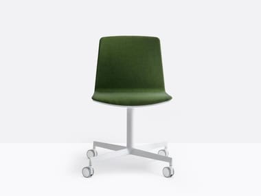 NOA 727 - Upholstered chair with 4-spoke base by Pedrali