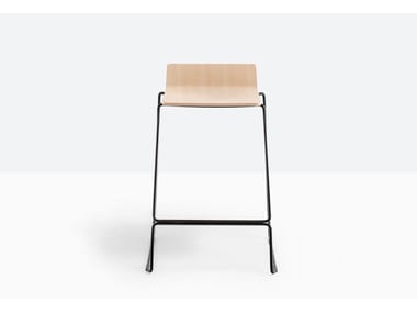 OSAKA METAL 5716 - Sled base ash stool by Pedrali