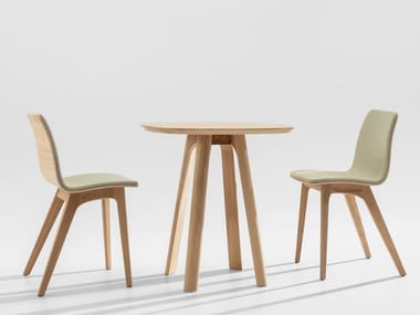 RAIL CAF? - Solid wood table by Zeitraum