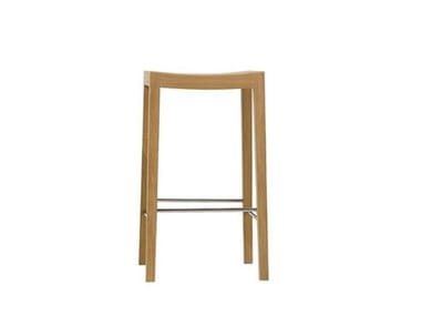 RDL BQ7299 - Oak stool with footrest by Andreu World