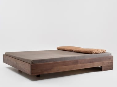 SNOOZE - Solid wood double bed by Zeitraum