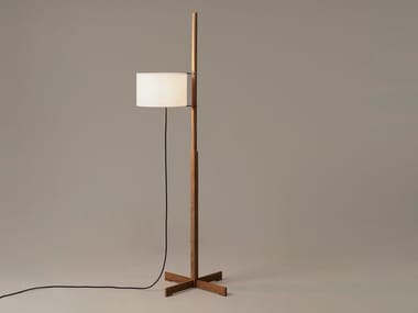 TMM - LED height-adjustable beech floor lamp by Santa & Cole