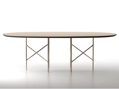 ALEXANDER - Oval living room table by Casamania & Horm