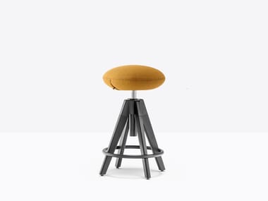 ARKI-STOOL ARKW8/2 - Swivel oak stool with gas lift by Pedrali