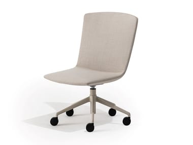 CALUM OFFICE EXECUTIVE - Swivel office chair with castors with 5-Spoke base by Desalto