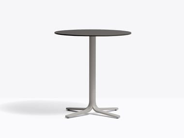 FLUXO 5465 - Round die cast aluminium table with 4-star base by Pedrali