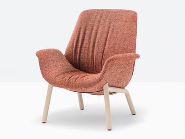 ILA 2025 - Fabric armchair with ash structure by Pedrali