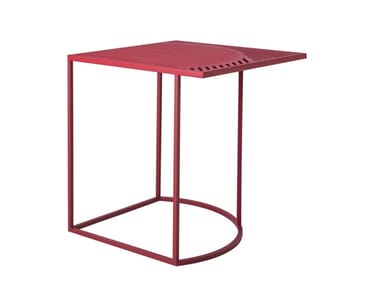 ISO - B - Square powder coated steel coffee table by Petite Friture