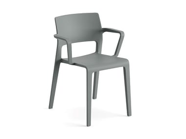 JUNO 02 - Polypropylene garden chair with armrests by Arper