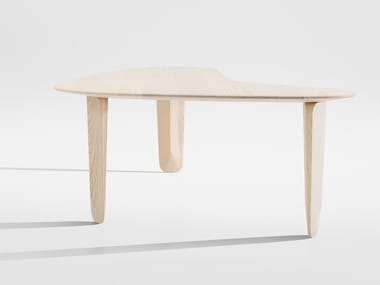 KUYU - Low solid wood coffee table by Zeitraum