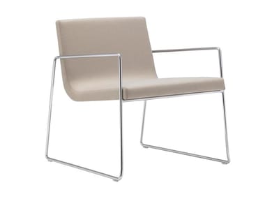 LINEAL COMFORT BU0596 - Sled base stackable easy chair with armrests by Andreu World