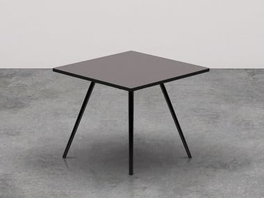 MEETY - Square meeting table by Arper