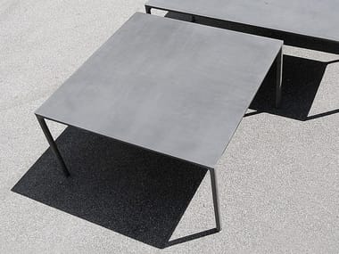 BOIACCA - Square cement table by Kristalia