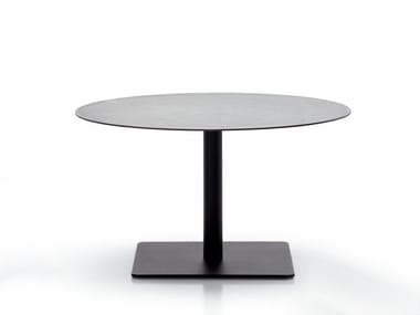 GIRO - Garden table by Paola Lenti