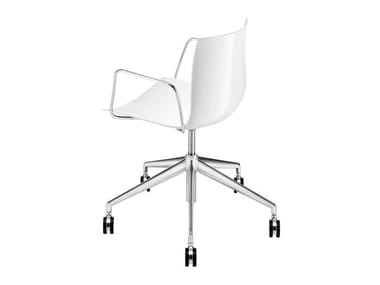 CATIFA 46 - Chair with 5-spoke base with armrests by Arper