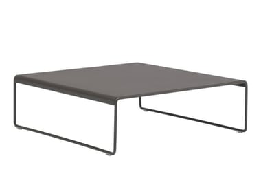 SIESTA OUTDOOR ME4753 - Sled base low steel coffee table by Andreu World