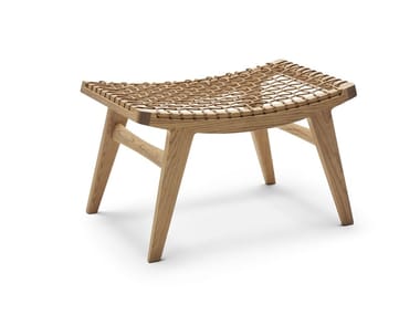 KLISMOS - Low oak stool by Knoll