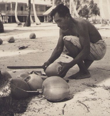 Hanna Seidel, Panaman Man with Coconut, Black and White Photograph, 1960s-DYV-1382420