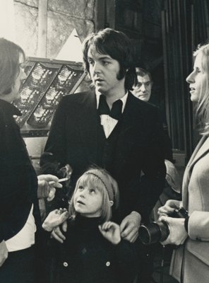 Henry Grossman, Paul Mccartney, Family, Black and White Photograph 25,3 X 20,7 Cm 1970-DYV-1438128