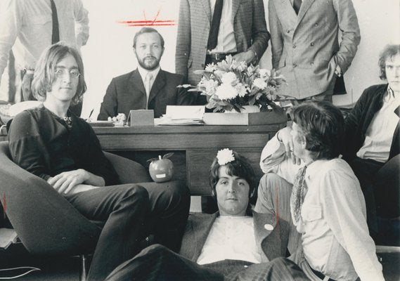 Henry Grossman, The Beatles, Office, Black and White Photograph, 20,7 X 25,4 Cm 1970s-DYV-1436940