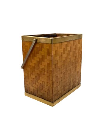 Hollywood Regency Magazine Rack in Brass and Woven Bamboo, 1970-TXN-2032281