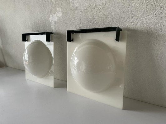 Italian Acrylic Glass Bubble Wall Lamps, Italy, 1960s, Set of 2-RDS-1425601