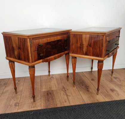 Italian Art Deco Nightstands in Walnut with Glass Top, Set of 2-EUP-1018329